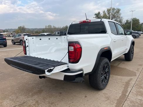 New 2025 GMC Canyon Elevation w/ Convenience Package image 6