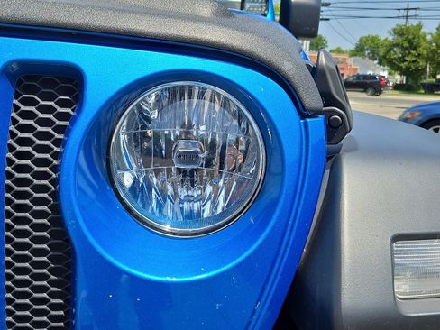 Used 2021 Jeep Wrangler Sport AWD/4WD image 12