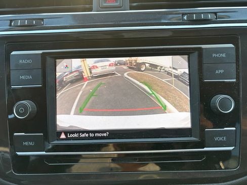 Used 2022 Volkswagen Tiguan S FWD image 21