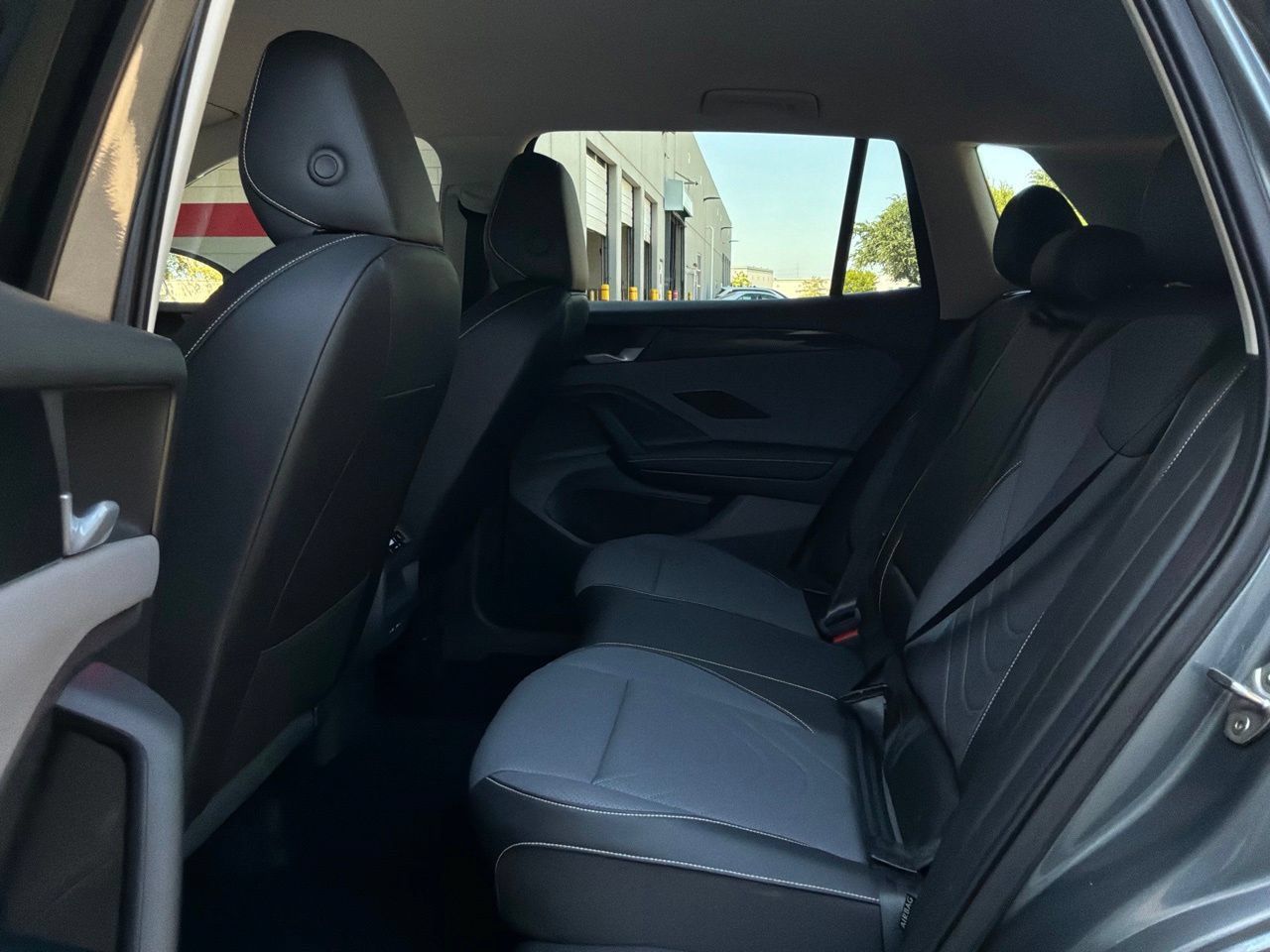 Used 2026 Volkswagen Tiguan SE FWD image 11