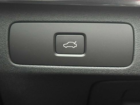 New 2026 Volvo XC90 B5 Core w/ Protection Package Premier image 36