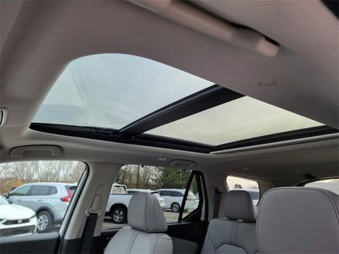 New 2025 Honda Pilot Touring image 33