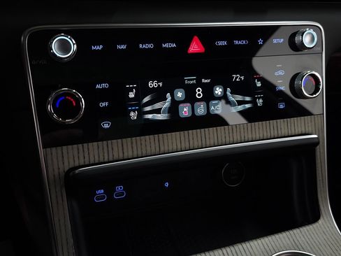 Used 2025 Genesis GV80 3.5T Prestige image 40