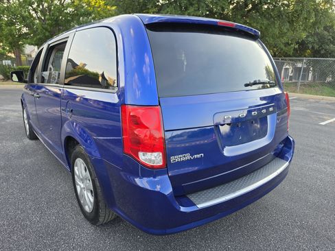 Used 2019 Dodge Grand Caravan SE FWD image 5