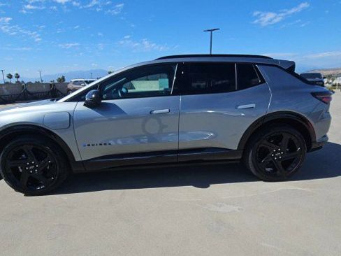 Used 2024 Chevrolet Equinox EV RS FWD image 5