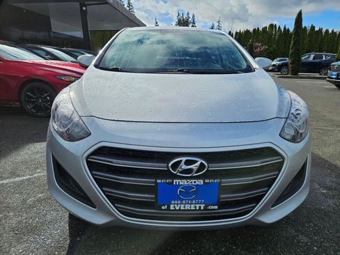 Used 2017 Hyundai Elantra GT image 7