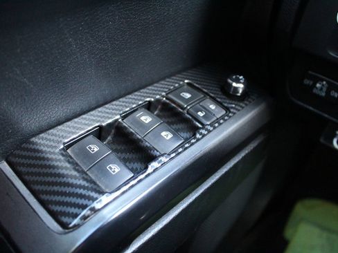 Used 2017 Toyota Tacoma TRD Off-Road image 9