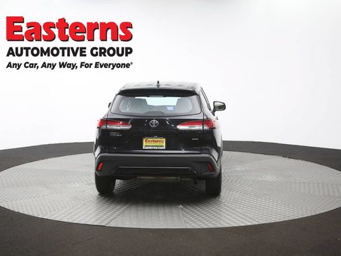 Used 2024 Toyota Corolla Cross L AWD/4WD image 35