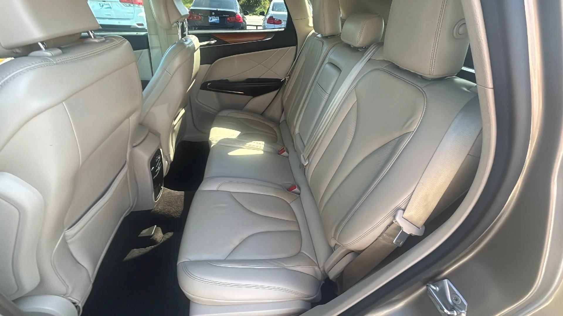 Used 2017 Lincoln MKC Select w/ Select Plus Package FWD image 8
