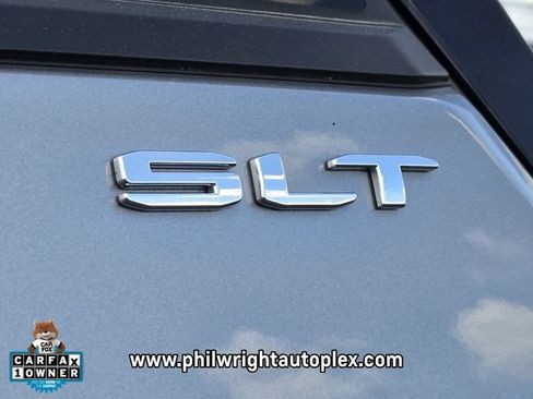 Used 2024 GMC Terrain SLT AWD/4WD image 16