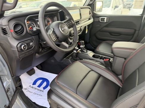 New 2025 Jeep Wrangler Unlimited Rubicon image 14