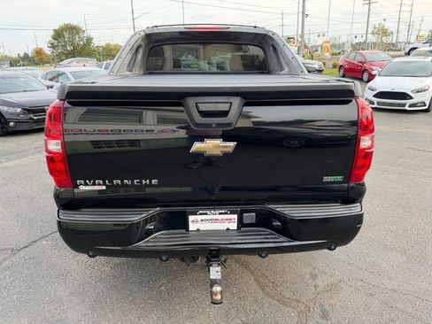 Used 2011 Chevrolet Avalanche LTZ image 8