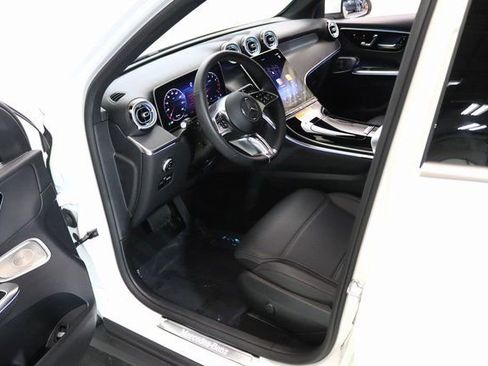 Used 2025 Mercedes-Benz GLC 300 4MATIC image 20
