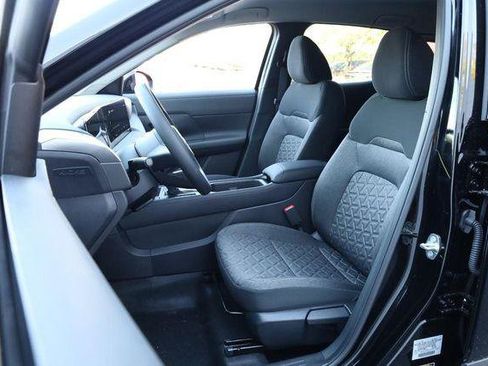 New 2026 Nissan Kicks SV FWD image 8