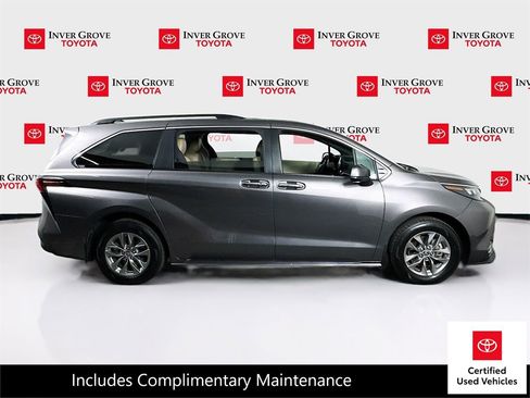 Certified 2024 Toyota Sienna XLE FWD image 4