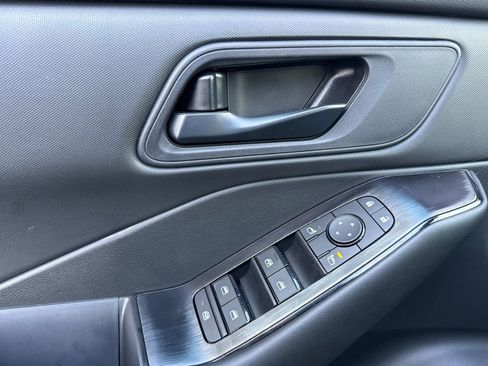 New 2026 Nissan Rogue S image 8