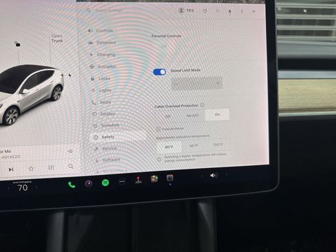 Used 2022 Tesla Model Y Long Range image 39