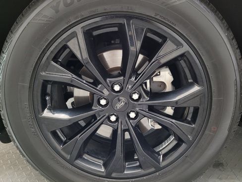 Used 2020 Ford Explorer XLT w/ Equipment Group 202A RWD image 31