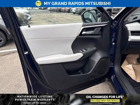 New 2026 Mitsubishi Outlander SE AWD/4WD image 9