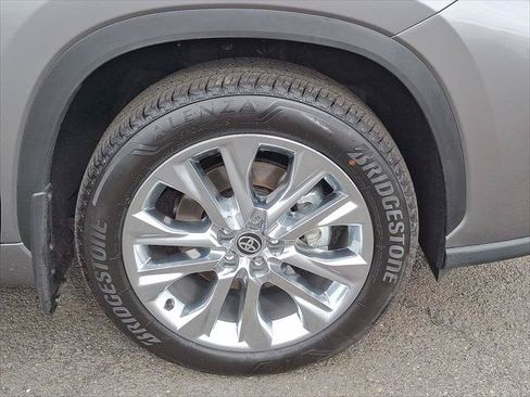 Certified 2026 Toyota Highlander Limited AWD/4WD image 29