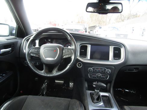 Used 2017 Dodge Charger R/T image 17