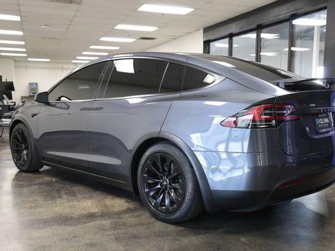 Used 2018 Tesla Model X 75D AWD/4WD image 9