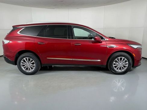 Used 2024 Buick Enclave Premium image 11