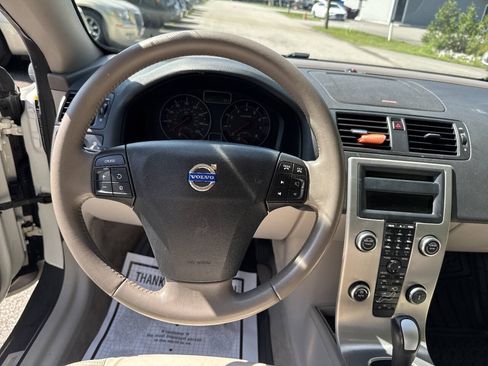 Used 2009 Volvo C70 T5 FWD image 16