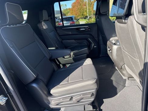 New 2026 Chevrolet Suburban Premier image 26