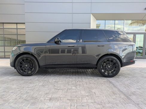 Used 2023 Land Rover Range Rover SE image 8