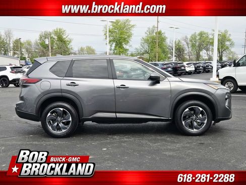 Used 2024 Nissan Rogue SV FWD image 2