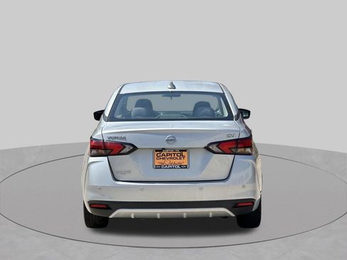 Used 2021 Nissan Versa SV FWD image 4