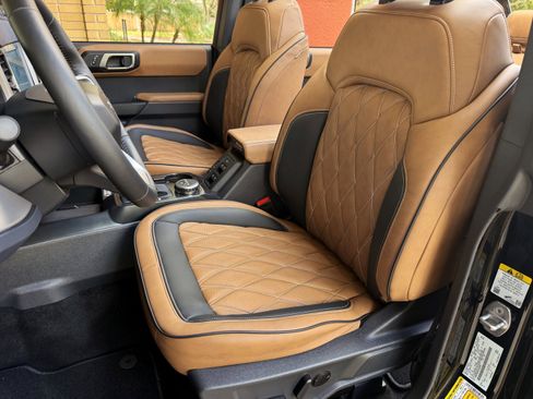 Used 2025 Ford Bronco Outer Banks image 17