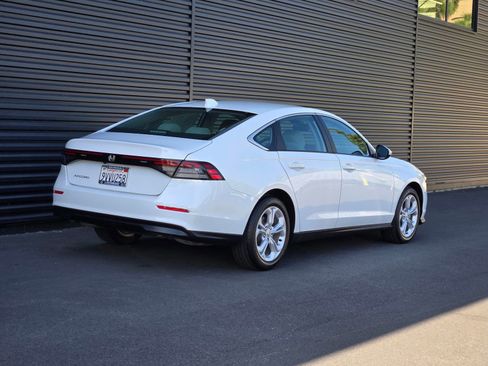 Used 2025 Honda Accord LX image 6