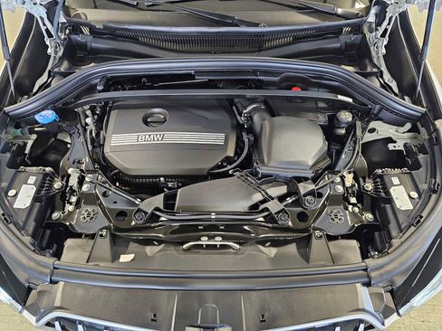 Used 2025 BMW X1 xDrive28i w/ Technology Package image 9