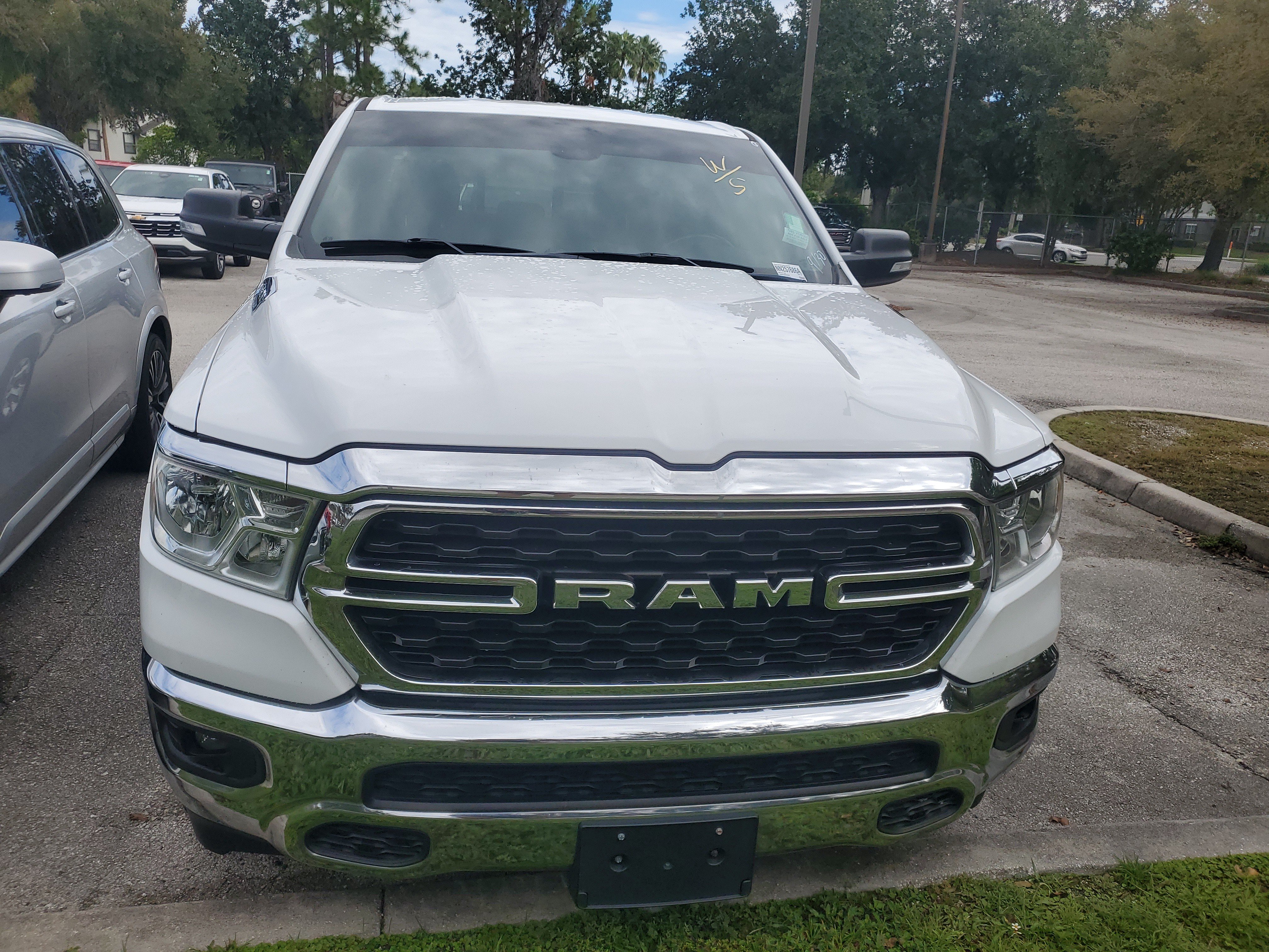 Used 2022 RAM 1500 Big Horn AWD/4WD image 3