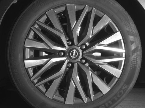 Used 2025 Nissan Altima 2.5 SV image 11