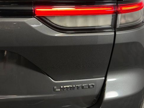 Used 2022 Jeep Grand Cherokee Limited w/ Trailer Tow Prep Group (B) image 13