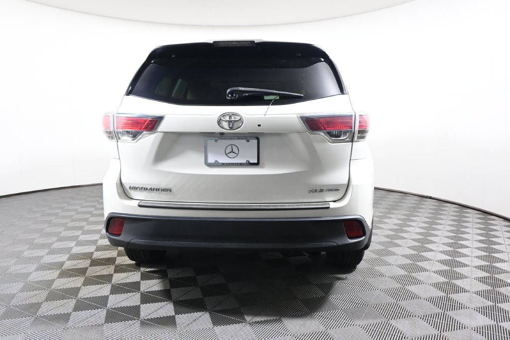 Used 2016 Toyota Highlander XLE AWD/4WD image 6