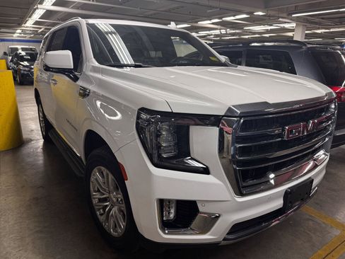 Used 2023 GMC Yukon SLT w/ SLT Luxury Package AWD/4WD image 1