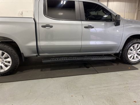 Used 2023 Chevrolet Silverado 1500 Custom image 8