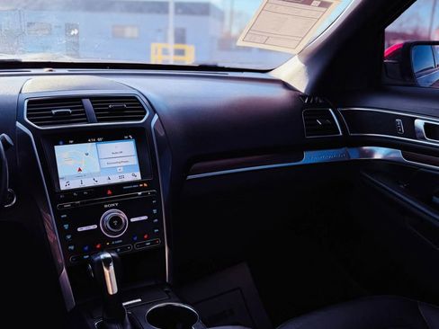 Used 2018 Ford Explorer Limited w/ Equipment Group 301A image 14