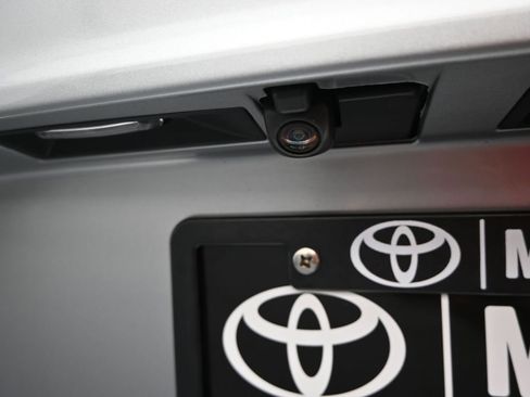 Used 2021 Toyota Highlander XLE image 45