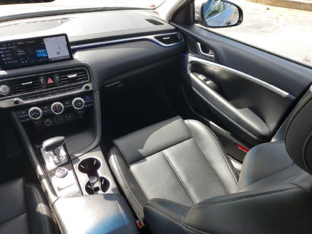 Used 2022 Genesis G70 2.0T RWD image 9