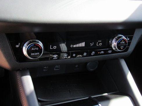 New 2025 Mitsubishi Outlander SE AWD/4WD image 19
