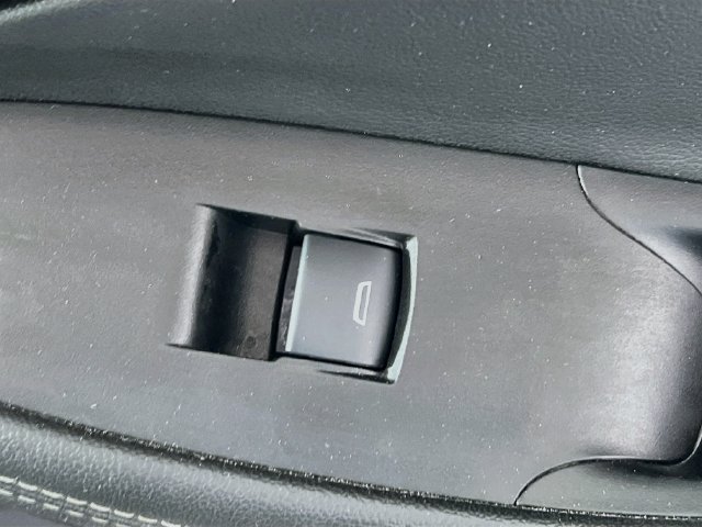 Used 2023 Buick Encore GX Select FWD image 32