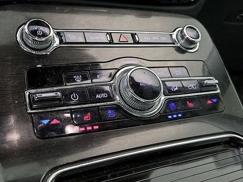 Certified 2022 Lincoln Nautilus Reserve w/ Luxury Package image 16