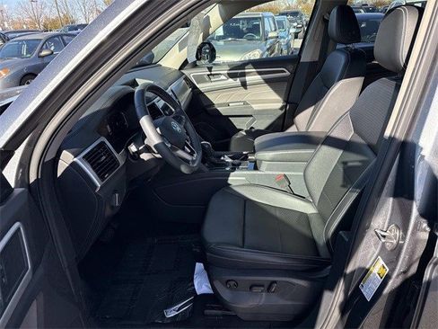 Used 2023 Volkswagen Atlas SE image 14