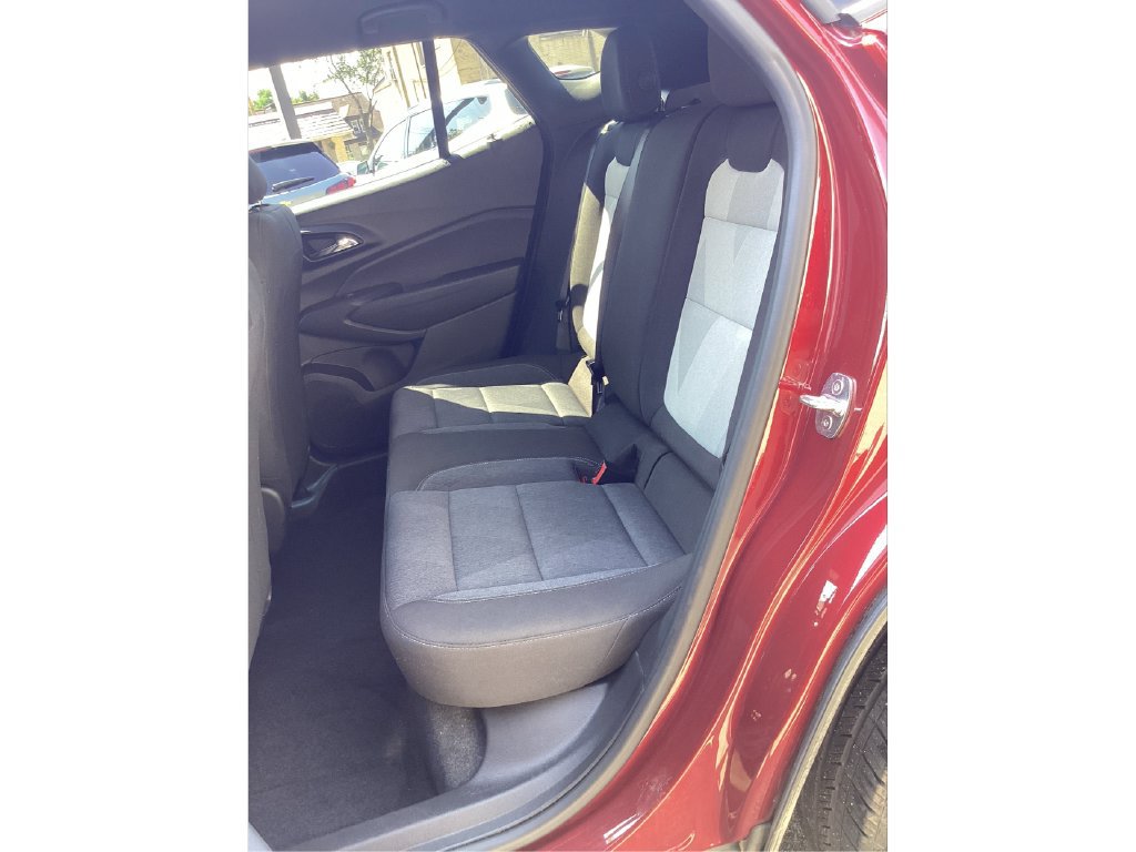 Used 2024 Chevrolet Trax RS FWD image 12