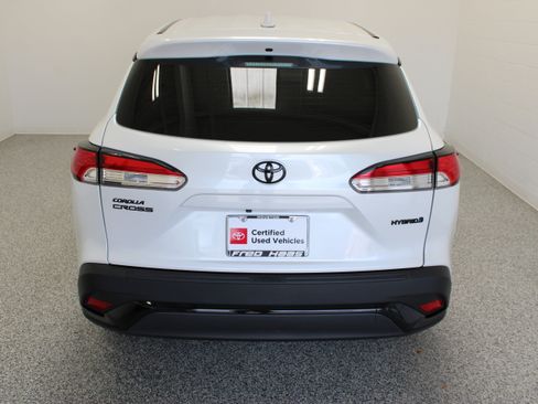 Certified 2024 Toyota Corolla Cross AWD Hybrid image 8